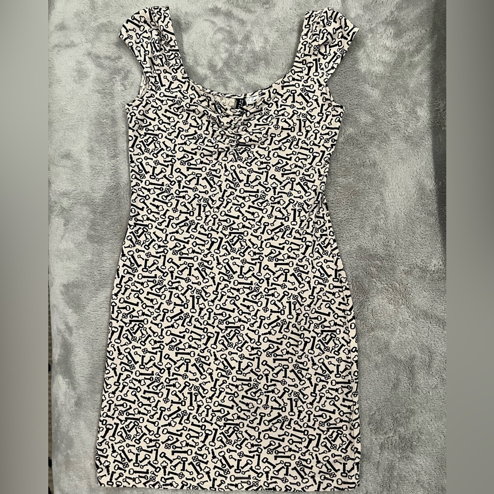 Divided Bodycon Mini Dress with Key Print - New